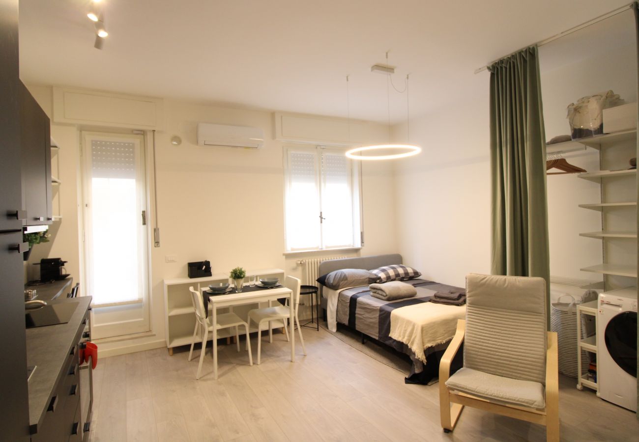 Studio a Milano - Rif. 393143